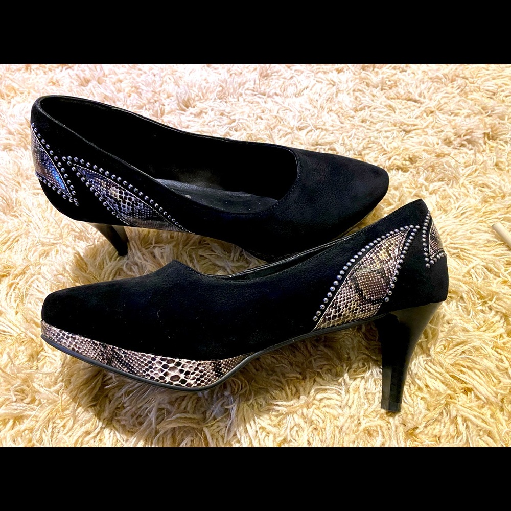 NWT Midnight women’s Heels Alligator and Suede Size 10